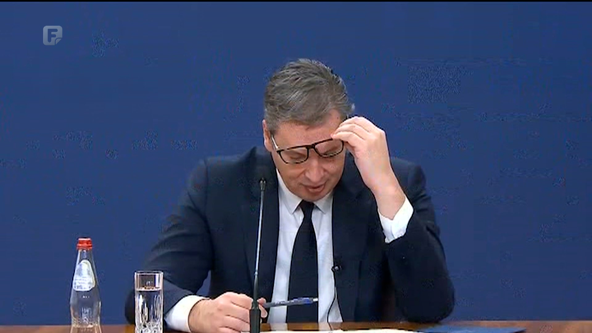 Od kada vlada Srbijom i strankom, desetak puta najavio ostavku - riječ nije održao.